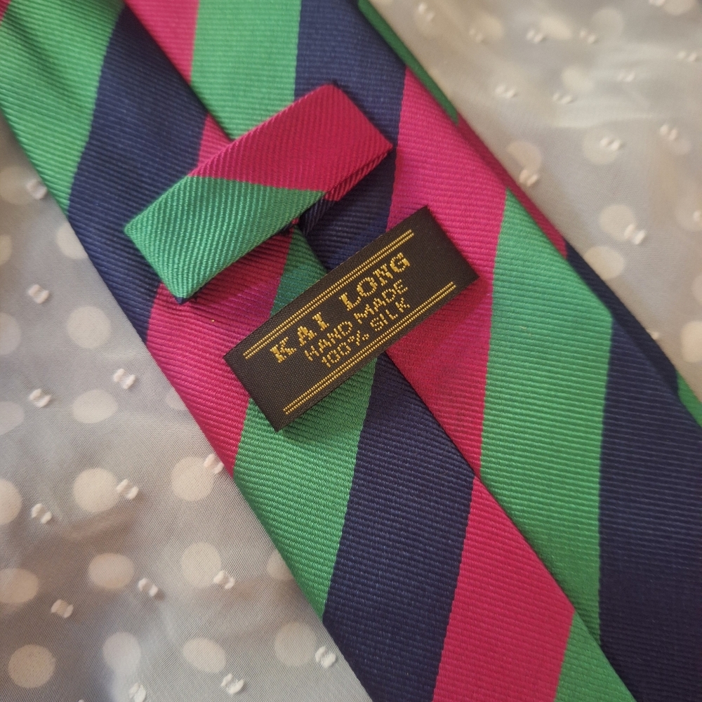 NWOT Kailong 100% silk tie